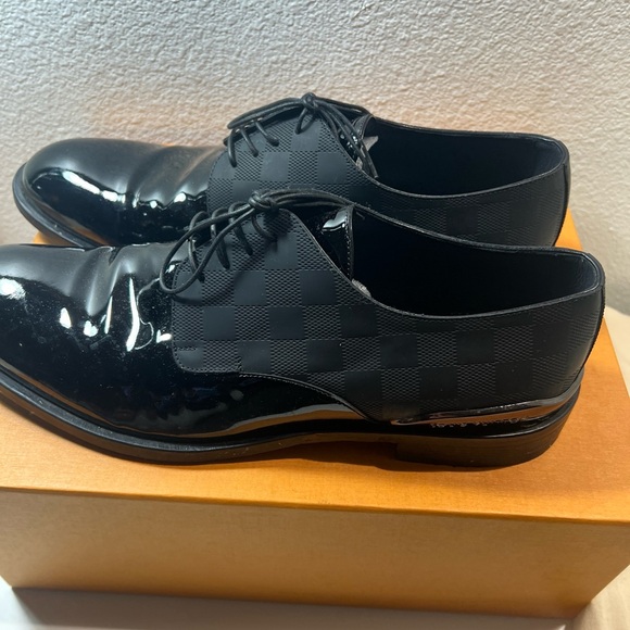 Louis Vuitton Man Office Size-9.5